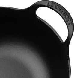 Le Creuset Wokpan / Balti Dish - Mat Zwart - ø 24 Cm / 2.7 Liter - Geëmailleerde Anti-aanbaklaag -Pot Kortingswinkel 1134x1200 1