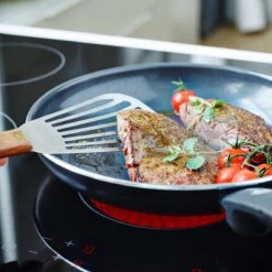 GreenPan Cambridge Hapjespan Met Deksel 24cm - Zwart - Inductie - PFAS-vrij -Pot Kortingswinkel 1200x1199 11