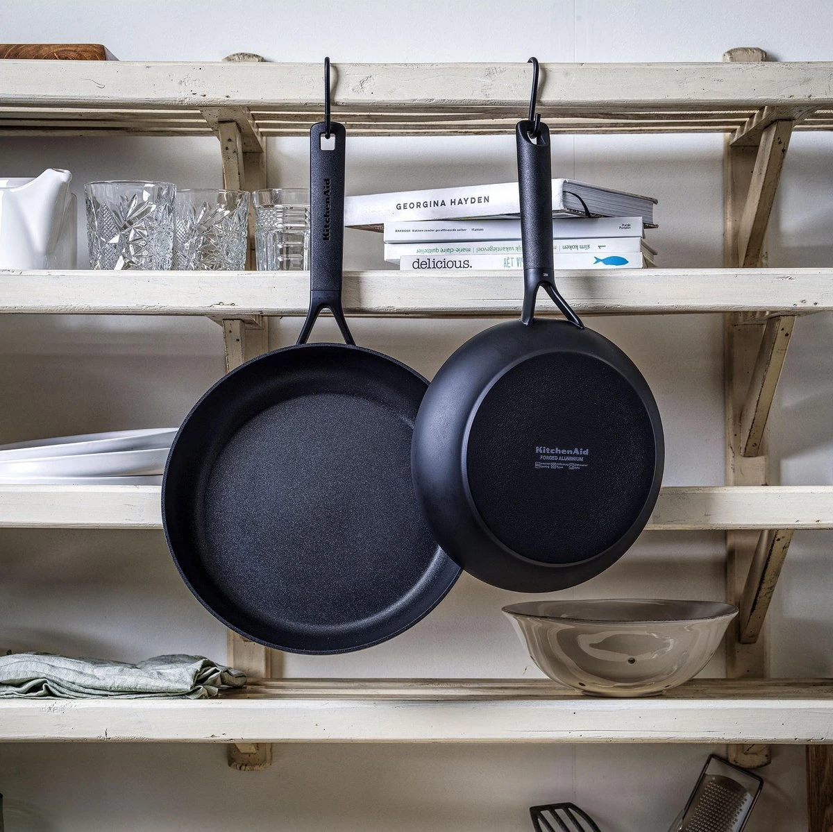 Greenpan KitchenAid Classic Aluminium Koekenpannenset 2-delig ø20+28cm - Zwart - Inductie 11 Greenpan KitchenAid Classic Aluminium Koekenpannenset 2-delig ø20+28cm - Zwart - Inductie - Afbeelding 9