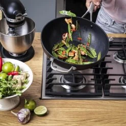 KitchenAid Hard Geanodiseerd Aluminium Wok ø30cm - Zwart - Inductie - Anti-aanbak -Pot Kortingswinkel 1200x1200 209