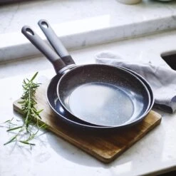 BK Universe Koekenpannenset Ø 24 Cm + Ø 28 Cm - Inductie - PFAS-vrij -Pot Kortingswinkel 1200x1200 424