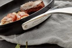 Demeyere Alu Pro Dura Glide Koekenpan - Ø 24 & Ø 28cm - Titanium 14 Demeyere Alu Pro Dura Glide Koekenpan - Ø 24 & Ø 28cm - Titanium -Pot Kortingswinkel 1200x799 24