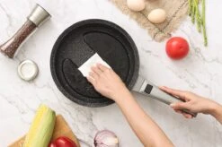 Swiss Pro+ | Set 14 Delige Pannenset | Inductie - Pannensets - Glazen Deksel - Met Afneembare Handgreep - Marmeren Interieur -PFAS-vrij | Grey / Silver -Pot Kortingswinkel 1200x799 70