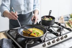 GreenPan Memphis Koekenpannenset - 3-delig - Zwart - Inductie - PFAS-vrij 34 GreenPan Memphis Koekenpannenset - 3-delig - Zwart - Inductie - PFAS-vrij -Pot Kortingswinkel 1200x800 102