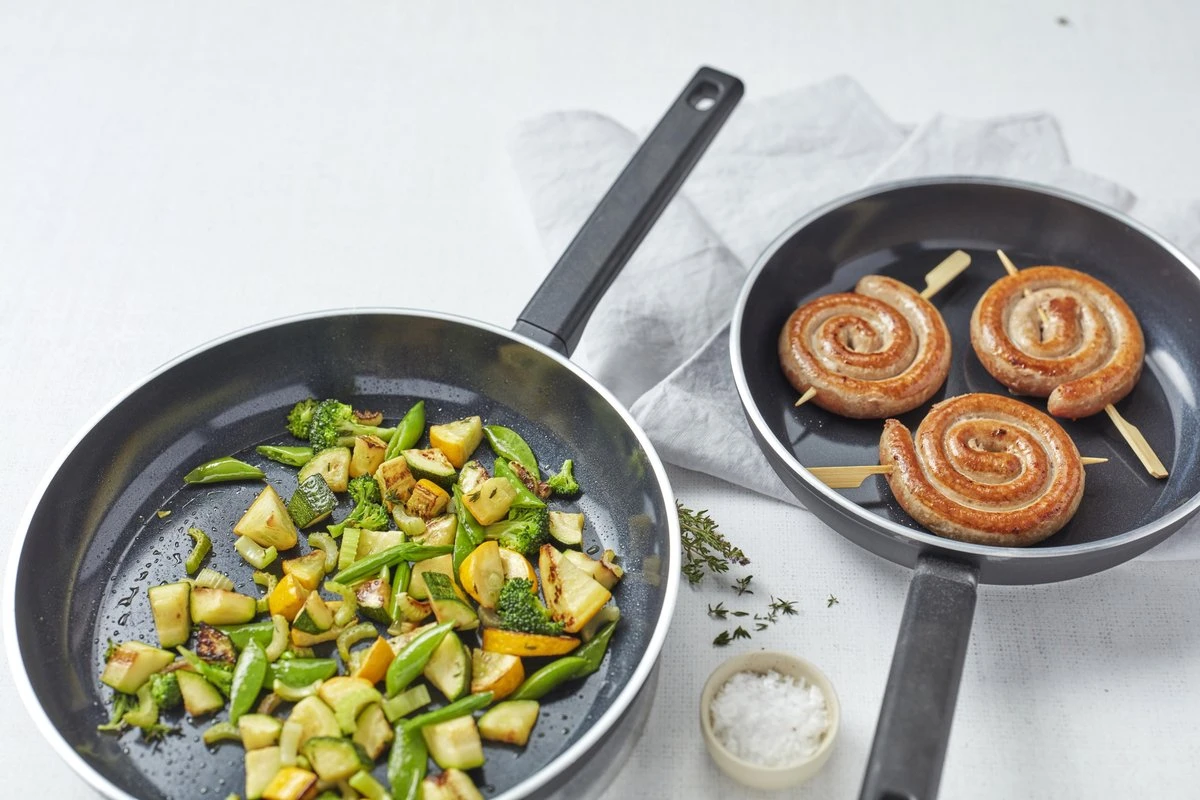 Demeyere Alu Comfort 3 Koekenpan – Keramische Antikleeflaag – Koekenpan Inductie – Ceraforce (PTFE-vrij) - Pannen Set 24 Cm + 28 Cm 6 Demeyere Alu Comfort 3 Koekenpan – Keramische Antikleeflaag – Koekenpan Inductie – Ceraforce (PTFE-vrij) - Pannen Set 24 Cm + 28 Cm - Afbeelding 5