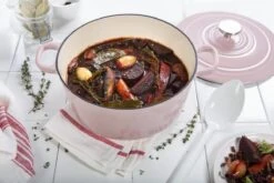 BK Bourgogne Braadpan Ø 24 Cm - Roze - Gietijzer - Inductie -Pot Kortingswinkel 1200x800 178