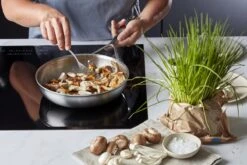 Demeyere Essential 5 RVS Koekenpan – Koekenpan Inductie - 24 Cm – PTFE-vrij 11 Demeyere Essential 5 RVS Koekenpan – Koekenpan Inductie - 24 Cm – PTFE-vrij -Pot Kortingswinkel 1200x800 80