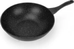 Royal Swiss WK30 - Wokpan - Ø 30 Cm - Marmeren Coating - Inductie - Met Glazen Deksel - PFAS-vrijs - Zwart 9 Royal Swiss WK30 - Wokpan - Ø 30 Cm - Marmeren Coating - Inductie - Met Glazen Deksel - PFAS-vrijs - Zwart -Pot Kortingswinkel 1200x801 2