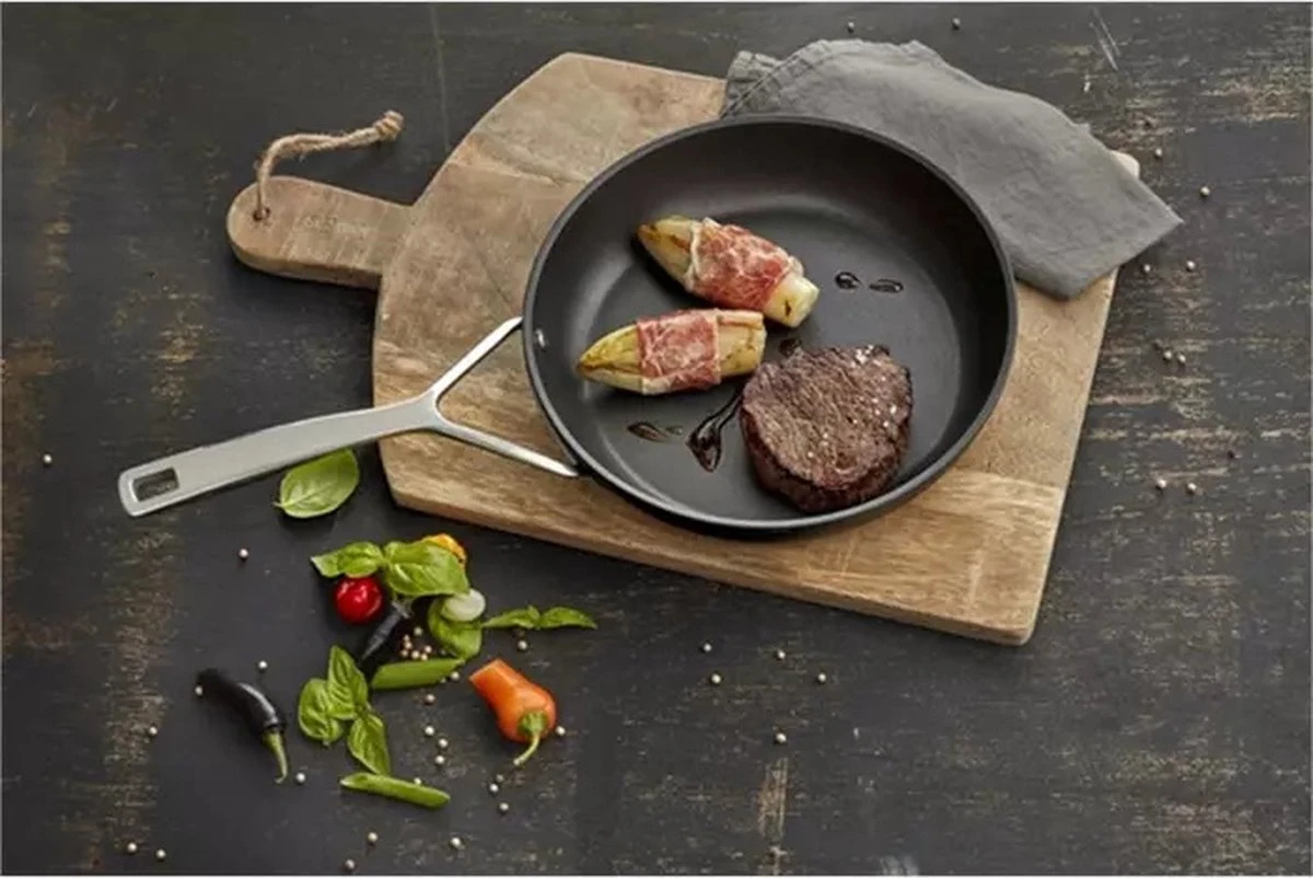 Demeyere Alu Pro Dura Glide Koekenpan - Ø 24 & Ø 28cm - Titanium 4 Demeyere Alu Pro Dura Glide Koekenpan - Ø 24 & Ø 28cm - Titanium - Afbeelding 2