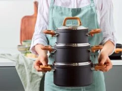 Gero Mark Kookpannenset - 4-delig - Zwart - Houtlook Grepen - Inductie - PFAS-vrij 14 Gero Mark Kookpannenset - 4-delig - Zwart - Houtlook Grepen - Inductie - PFAS-vrij -Pot Kortingswinkel 1200x900 3