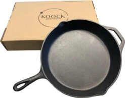Koock Amsterdam® Skillet - Gietijzer - 25cm - Koekenpan - Geschikt Voor Alle Warmtebronnen -Pot Kortingswinkel 1200x944