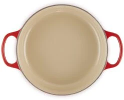 Le Creuset - Gietijzeren - Lage Braadpan - 24cm - Kersenrood -Pot Kortingswinkel 1200x971