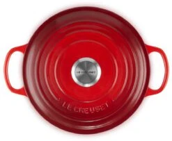 Le Creuset - Gietijzeren - Lage Braadpan - 24cm - Kersenrood -Pot Kortingswinkel 1200x988 2