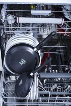 GreenChef Diamond Wokpan 28cm - Zwart - Inductie - PFAS-vrij 11 GreenChef Diamond Wokpan 28cm - Zwart - Inductie - PFAS-vrij -Pot Kortingswinkel 800x1200 3