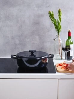 Brabantia The Dutch Braadpan - Matt Black - 28 Cm - Gietijzer -Pot Kortingswinkel 899x1200 1